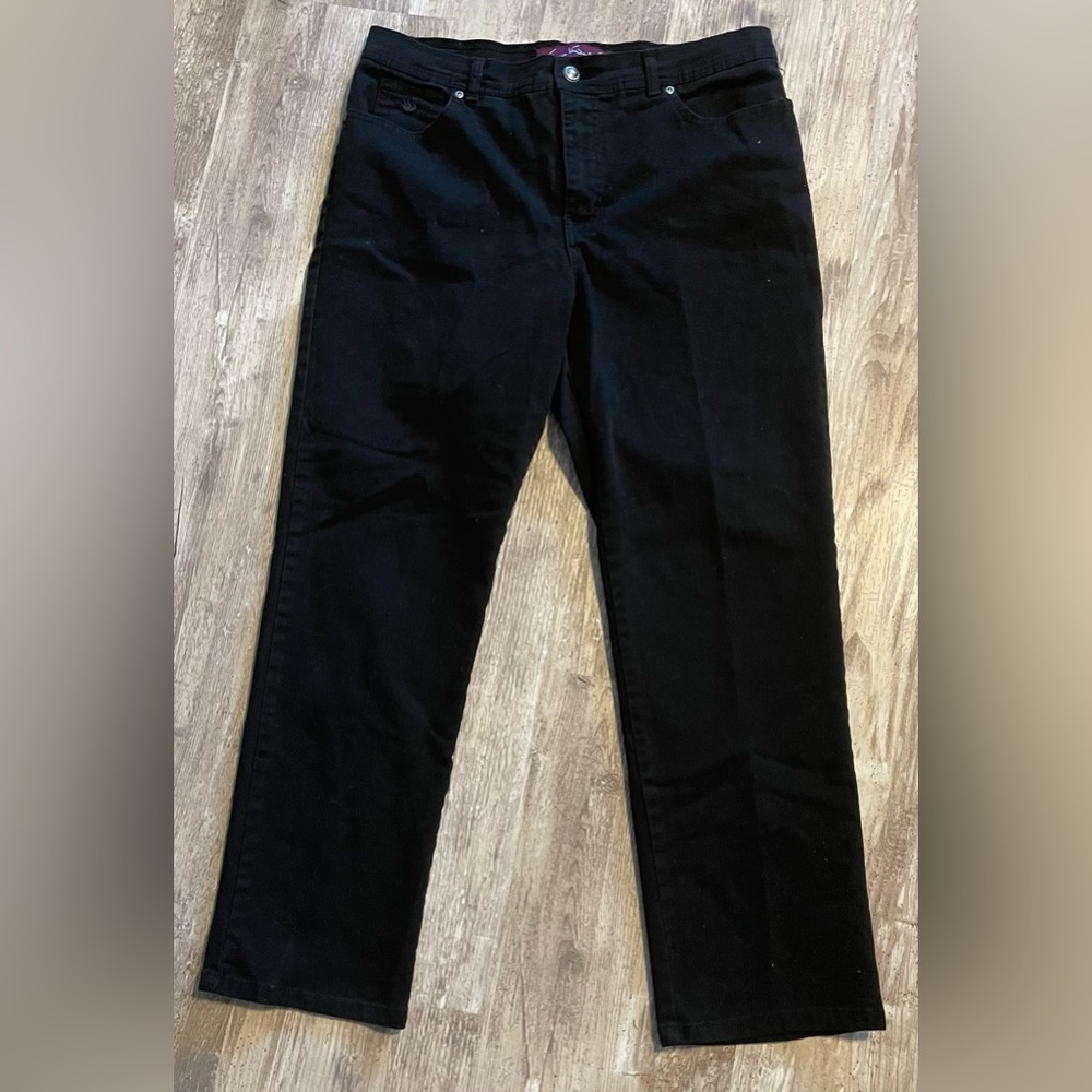 Gloria Vanderbilt black jeans, size 14P